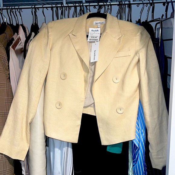 Linen blazer, stylist and true to size. - Picture 1 of 1